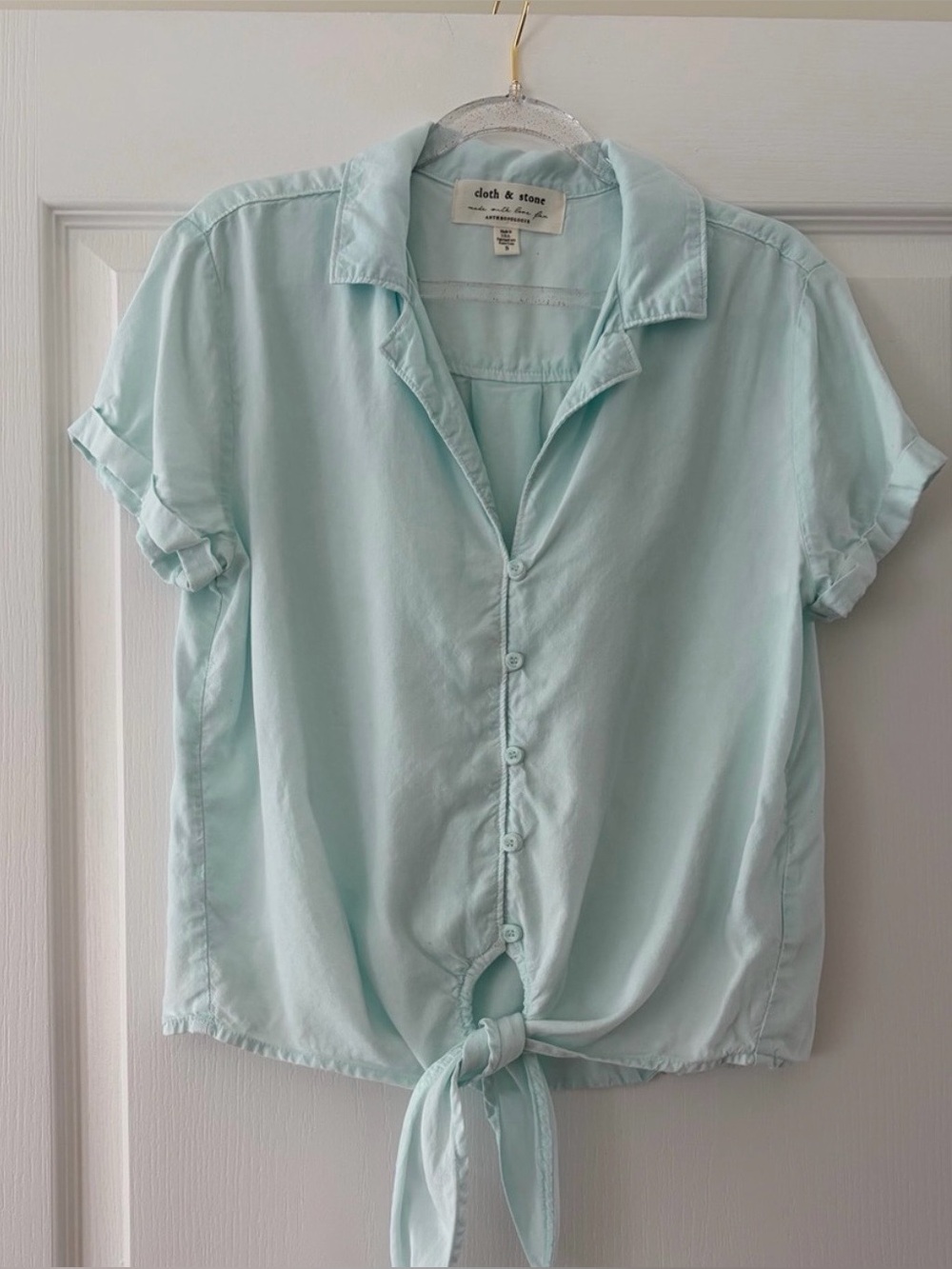 Anthropologie sea foam green Tie-Front Short Sleeve Button-Down Shirt size small